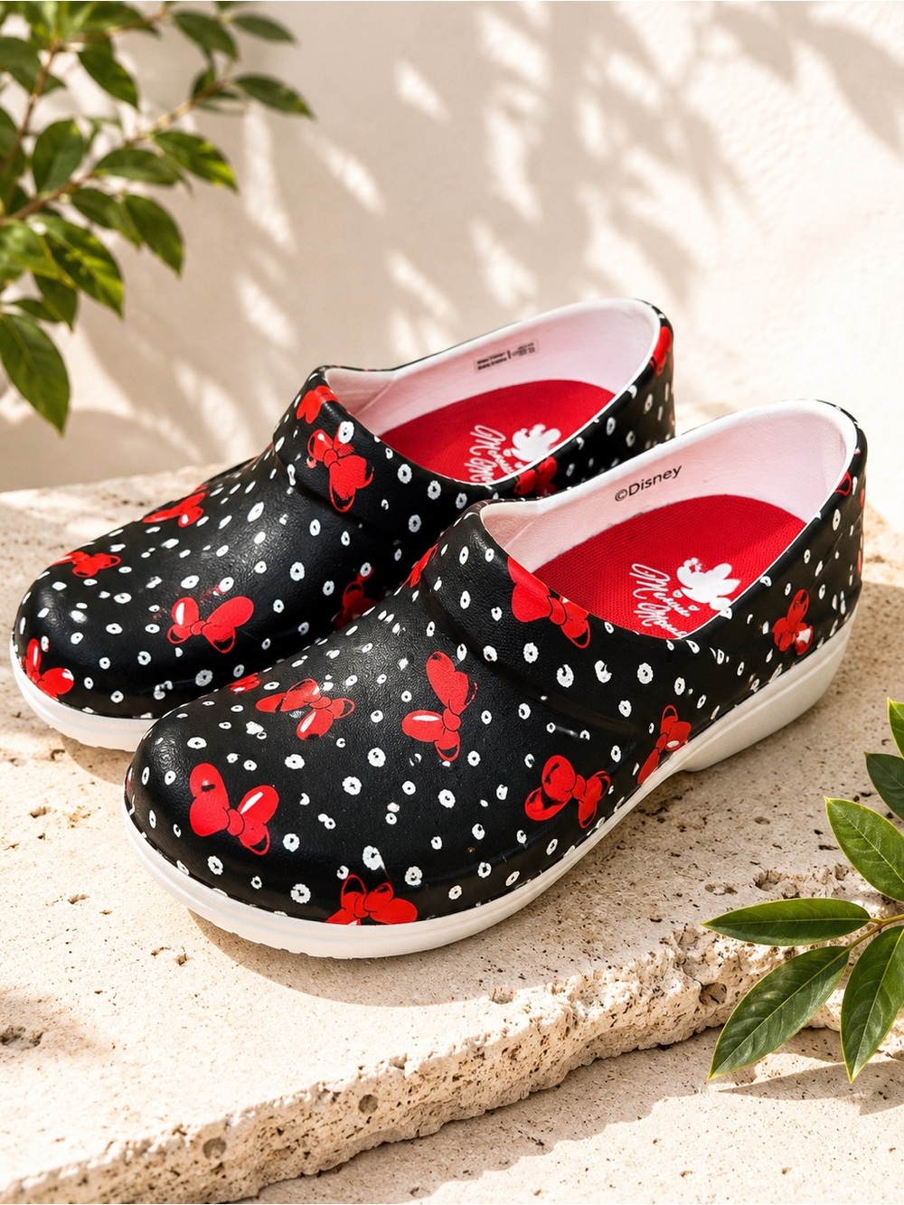 Crocs Disney Minnie Mouse Neria Clogs Women’s 7 Black Red Polka Dot #39